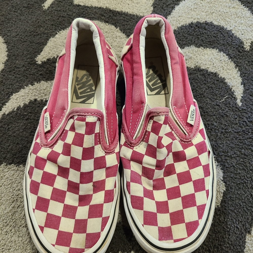 Vans slip on checkered hot pink